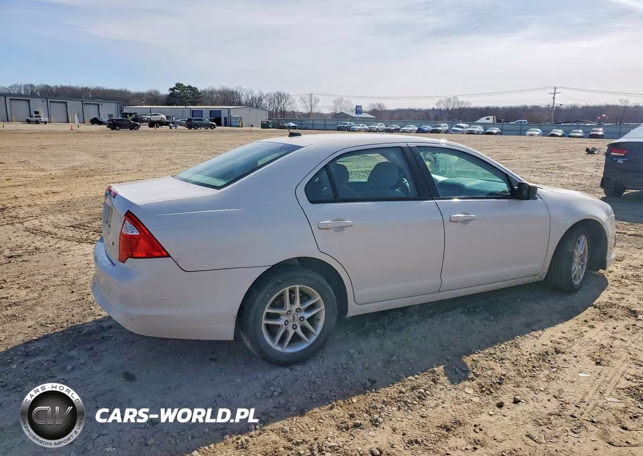 2011 Ford Fusion S VIN:3FAHP0GA3BR293365 - 3