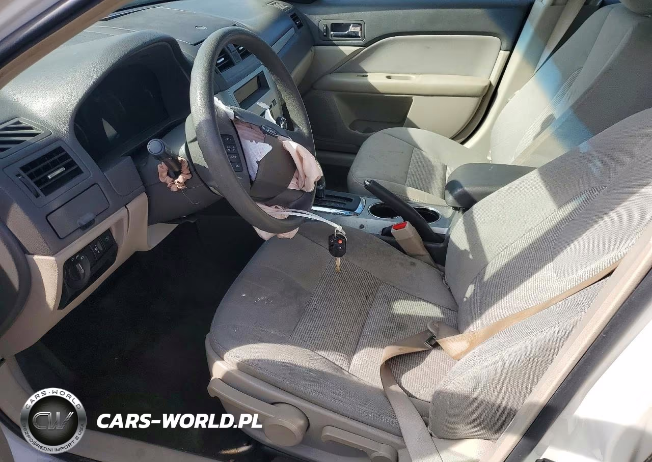 2011 Ford Fusion S VIN:3FAHP0GA3BR293365 - 7