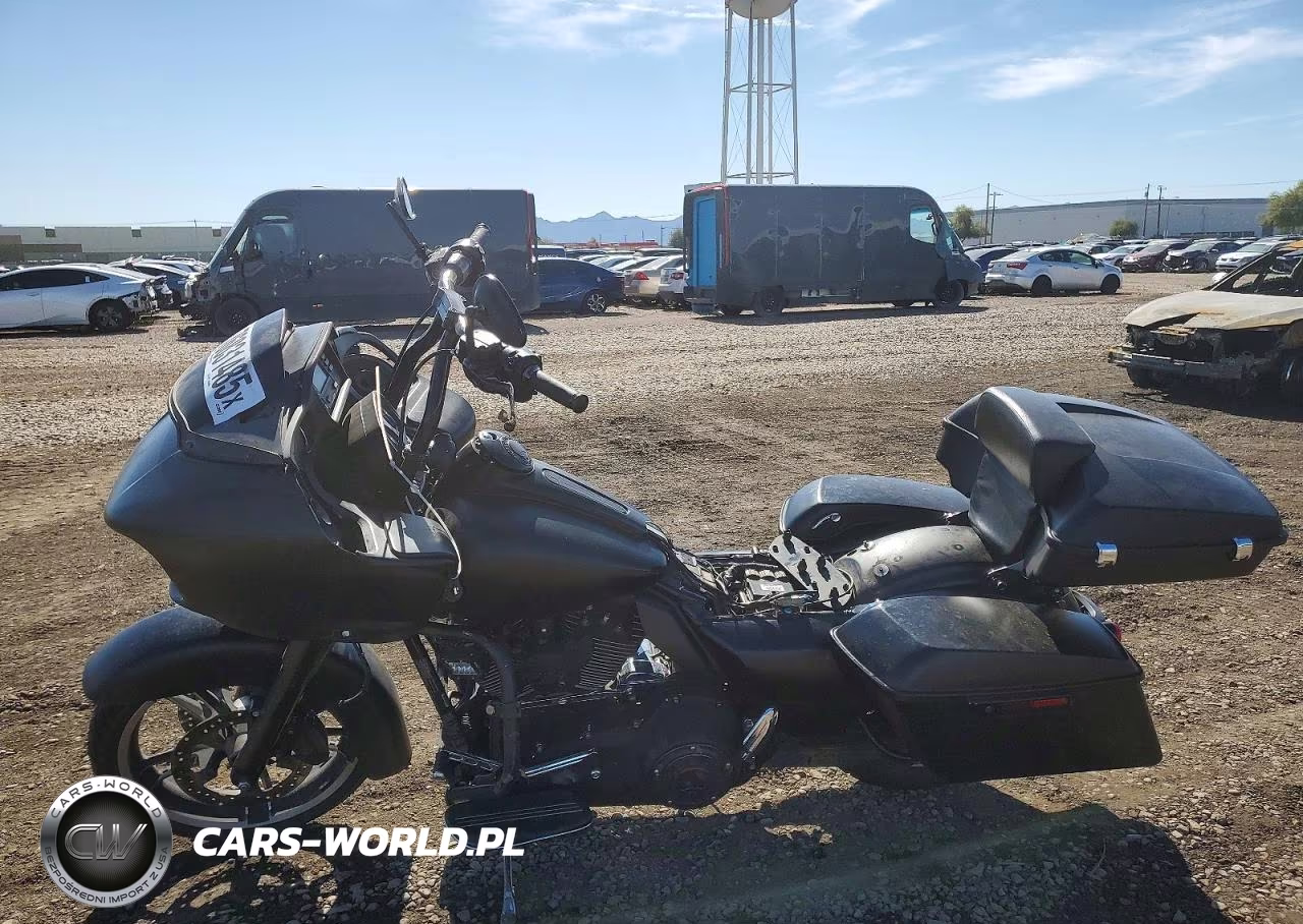 2015 Harley-Davidson Fltrxs Road Glide Special VIN:1HD1KTM11FB650907 - 3