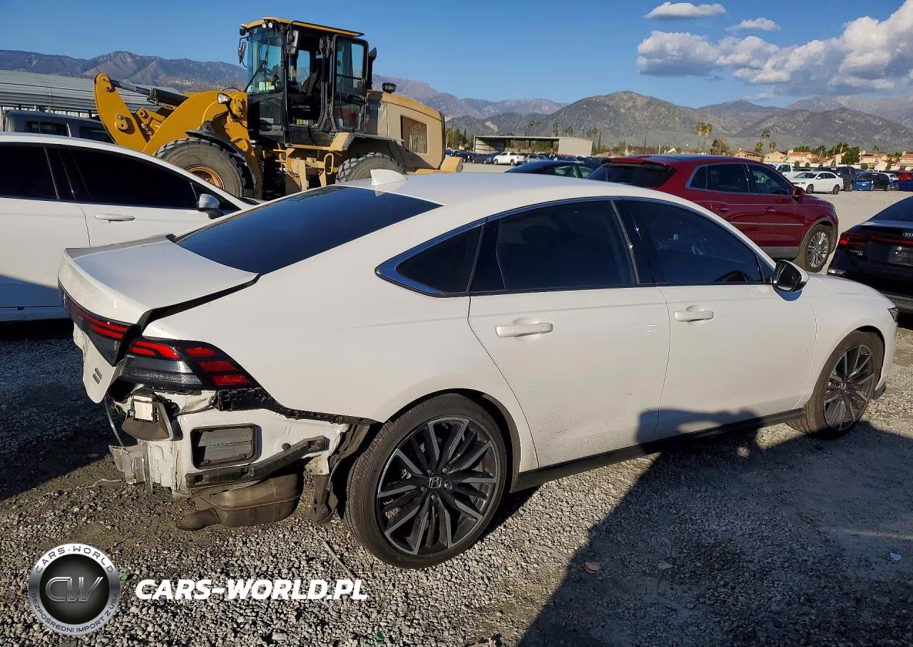 2023 Honda Accord Touring Hybrid VIN:1HGCY2F84PA003150 - 3