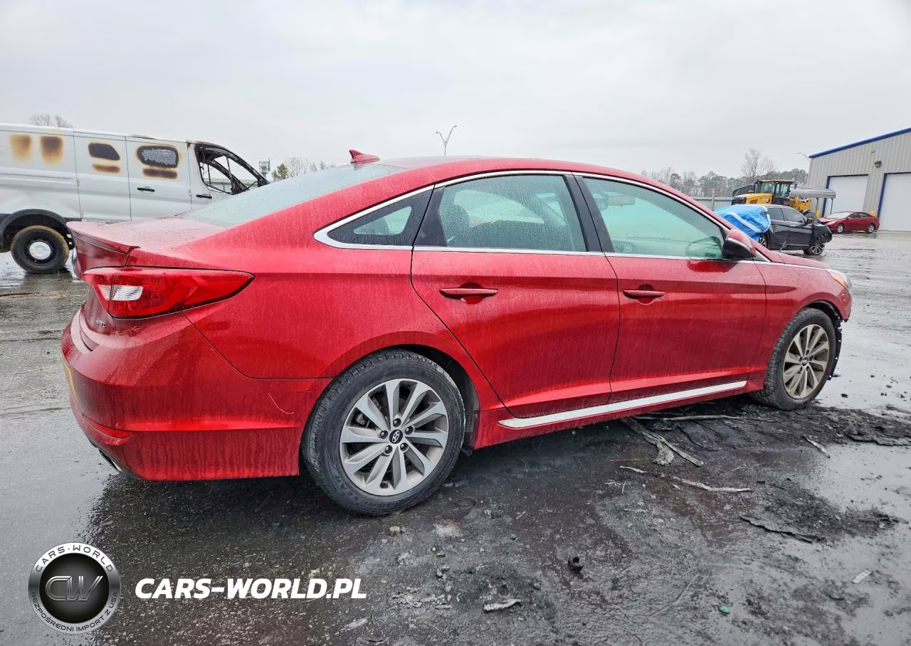 2015 Hyundai Sonata Sport VIN:5NPE34AF5FH107502 - 3
