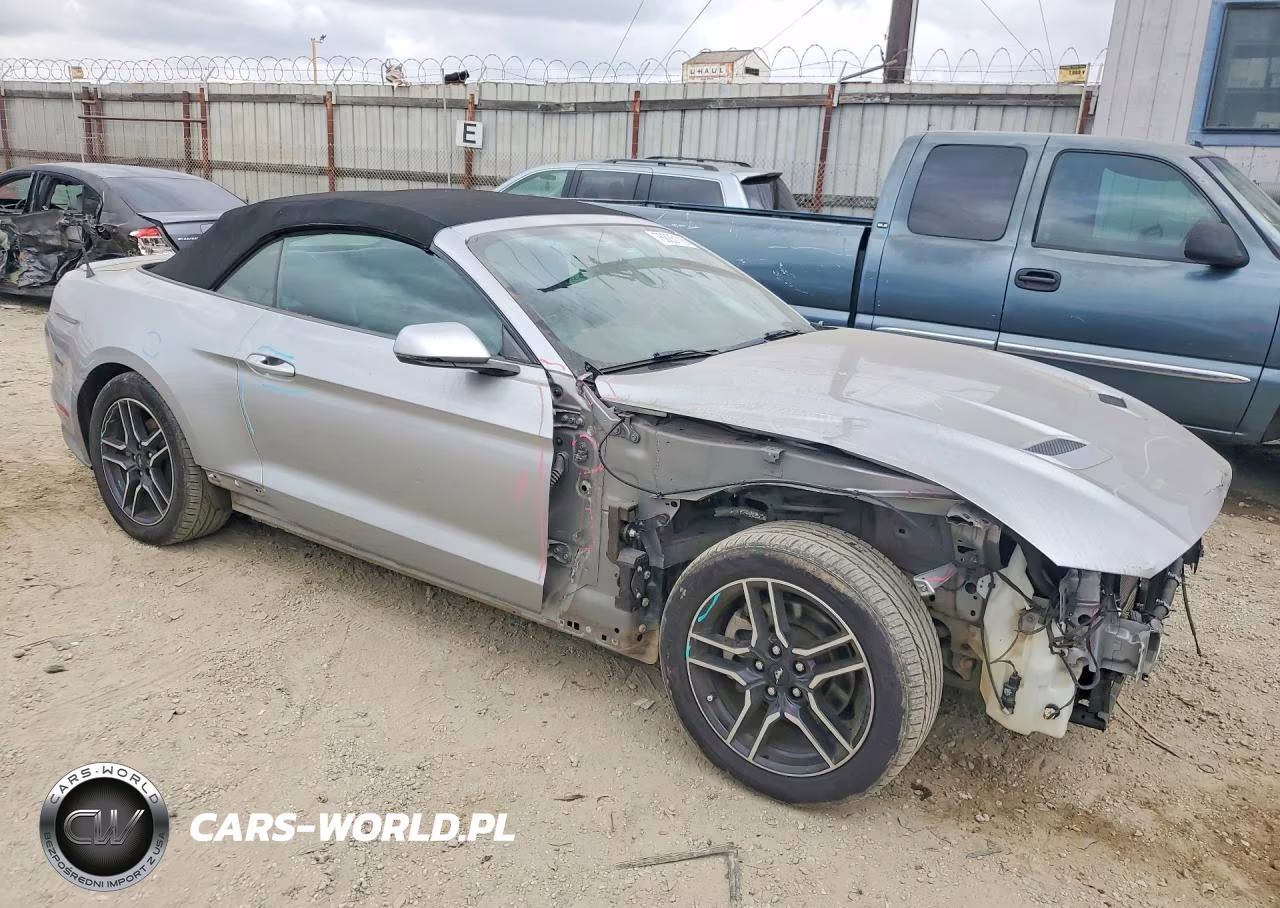 2020 Ford Mustang VIN:1FATP8UH9L5105950 - 4