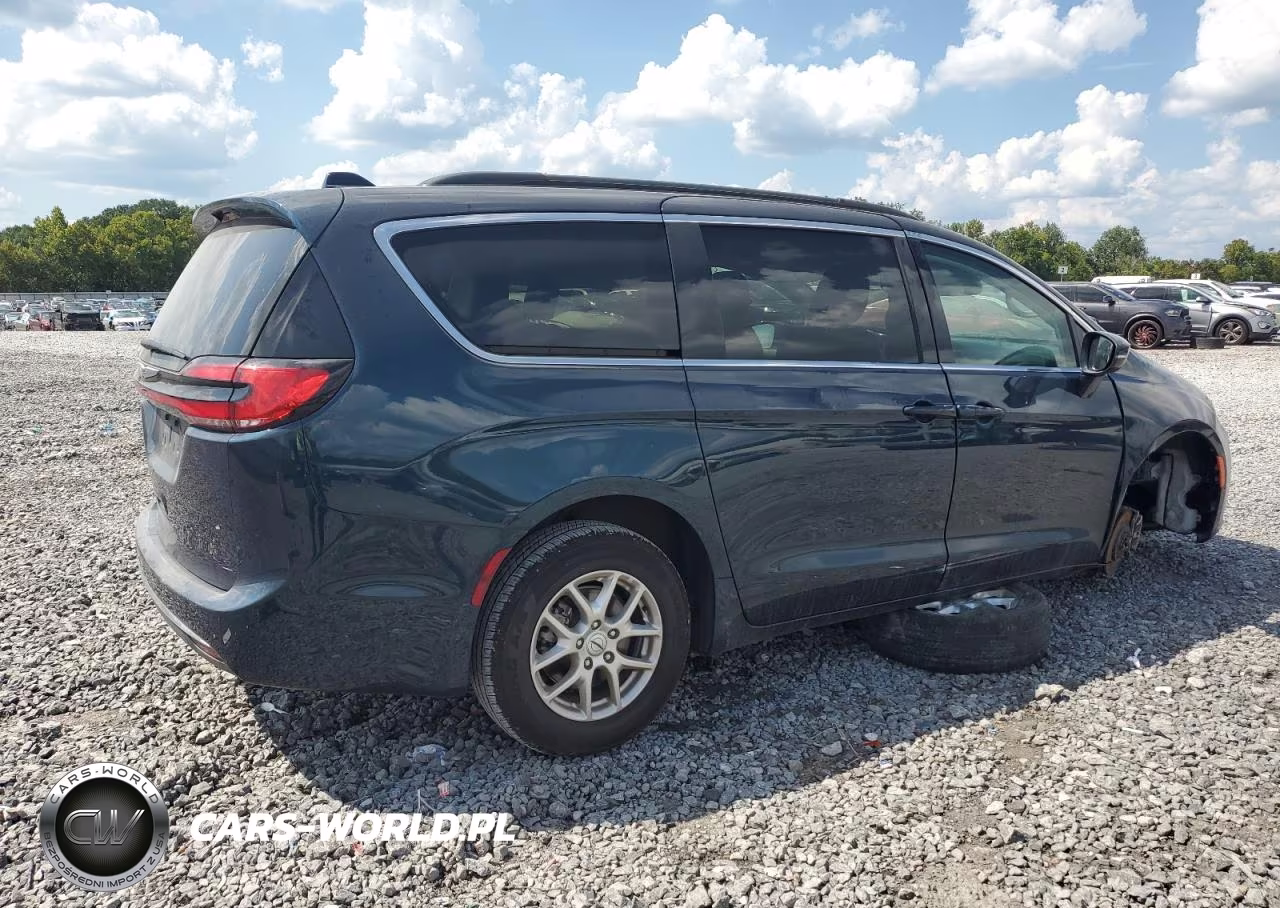2022 Chrysler Pacifica Touring L VIN:2C4RC1BG4NR194138 - 3