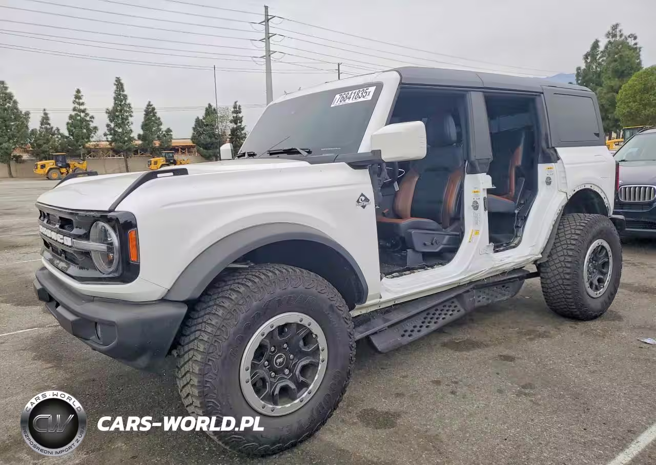 2024 Ford Bronco Outer Banks