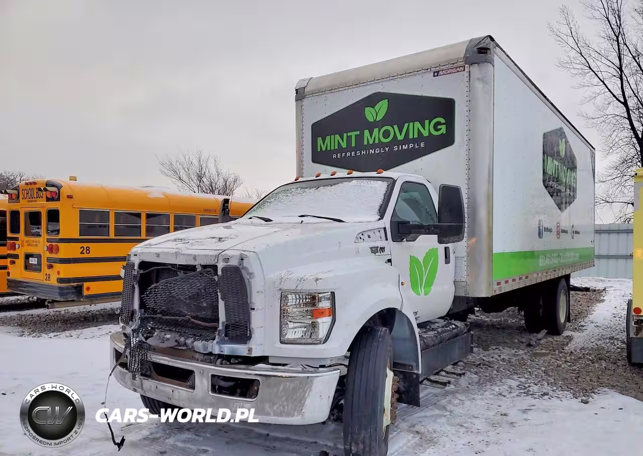 2017 Ford F650 Super Duty Box Truck