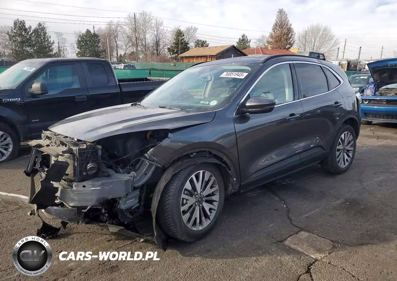 2020 Ford Escape Titanium