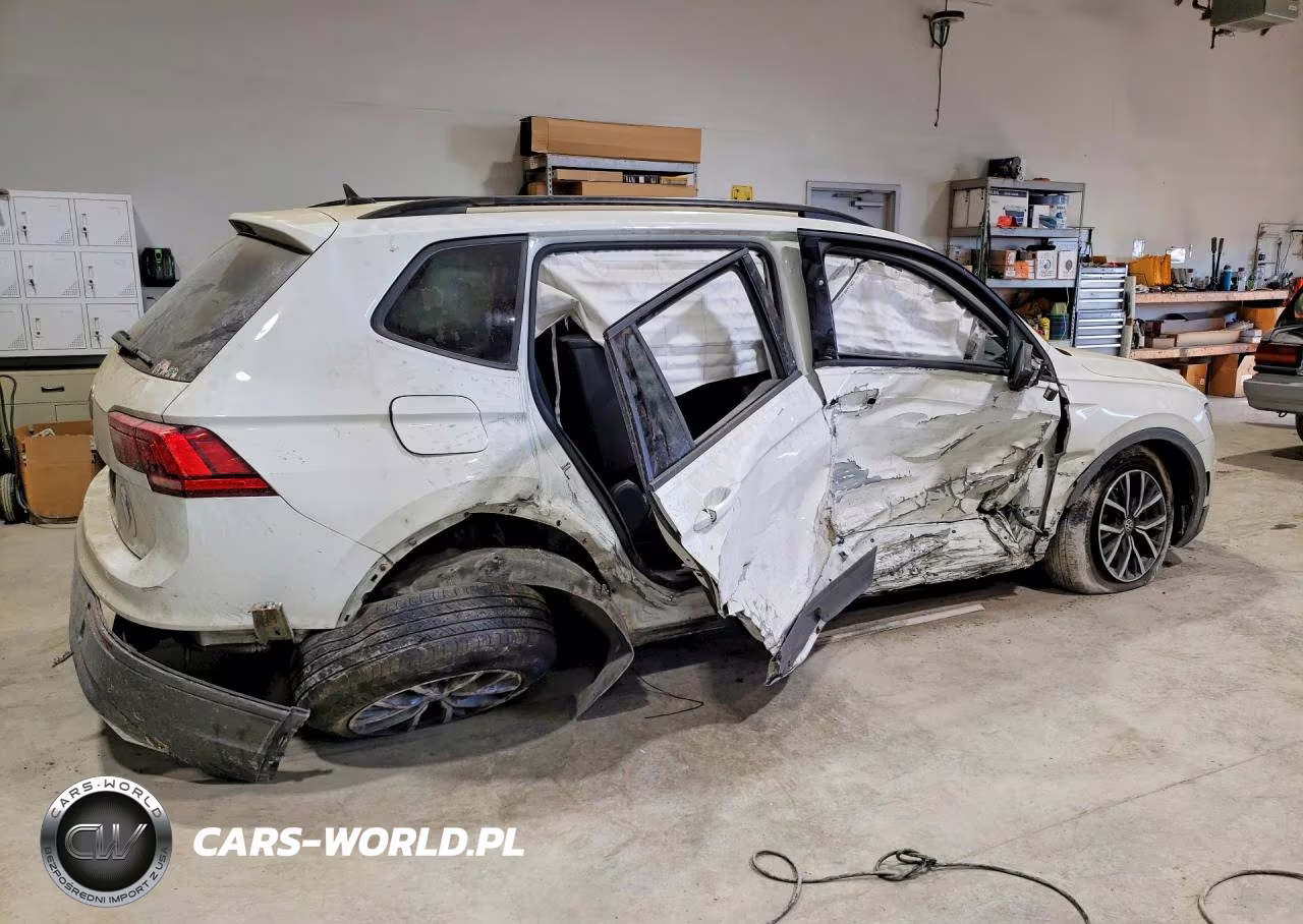 2021 Volkswagen Tiguan S VIN:3VV1B7AX2MM111379 - 3