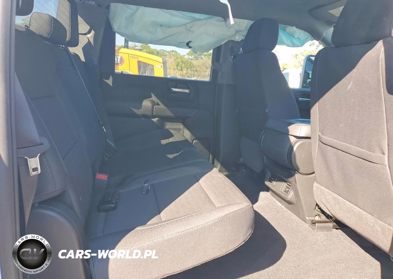 2025 Chevrolet Silverado K2500 Custom VIN:1GC4KME76SF366523 - 10