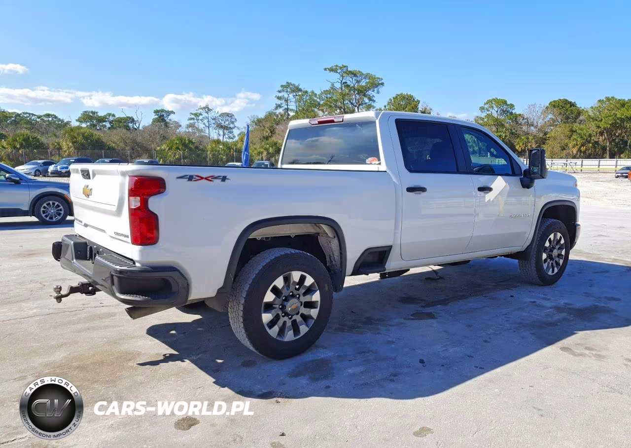 2025 Chevrolet Silverado K2500 Custom VIN:1GC4KME76SF366523 - 3