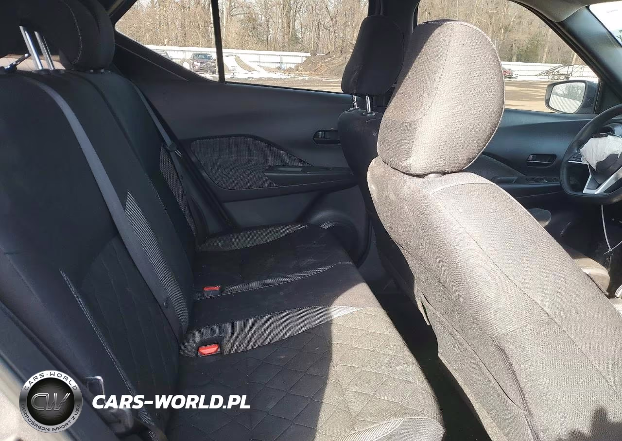 2019 Nissan Kicks S VIN:3N1CP5CU4KL504080 - 11