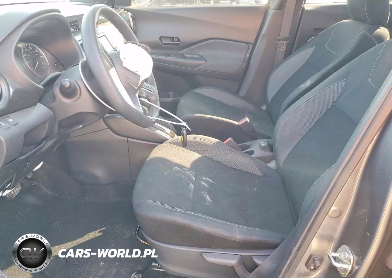 2019 Nissan Kicks S VIN:3N1CP5CU4KL504080 - 7