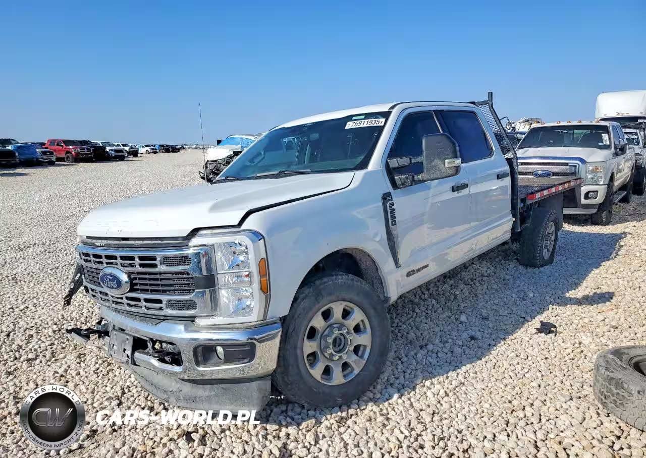 2024 Ford F250 Super Duty Flatbed Truck