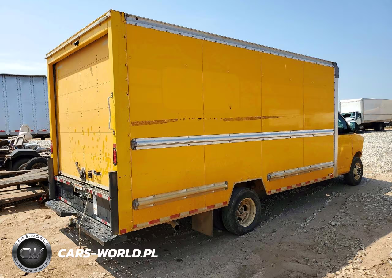 2022 GMC Savana Box Truck VIN:7GZ37TC70NN011287 - 3