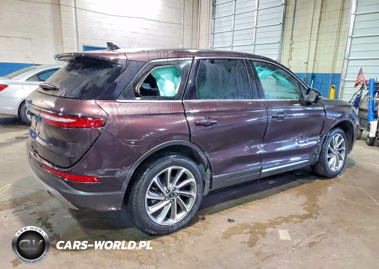 2023 Lincoln Corsair VIN:5LMCJ1DA2PUL08446 - 3