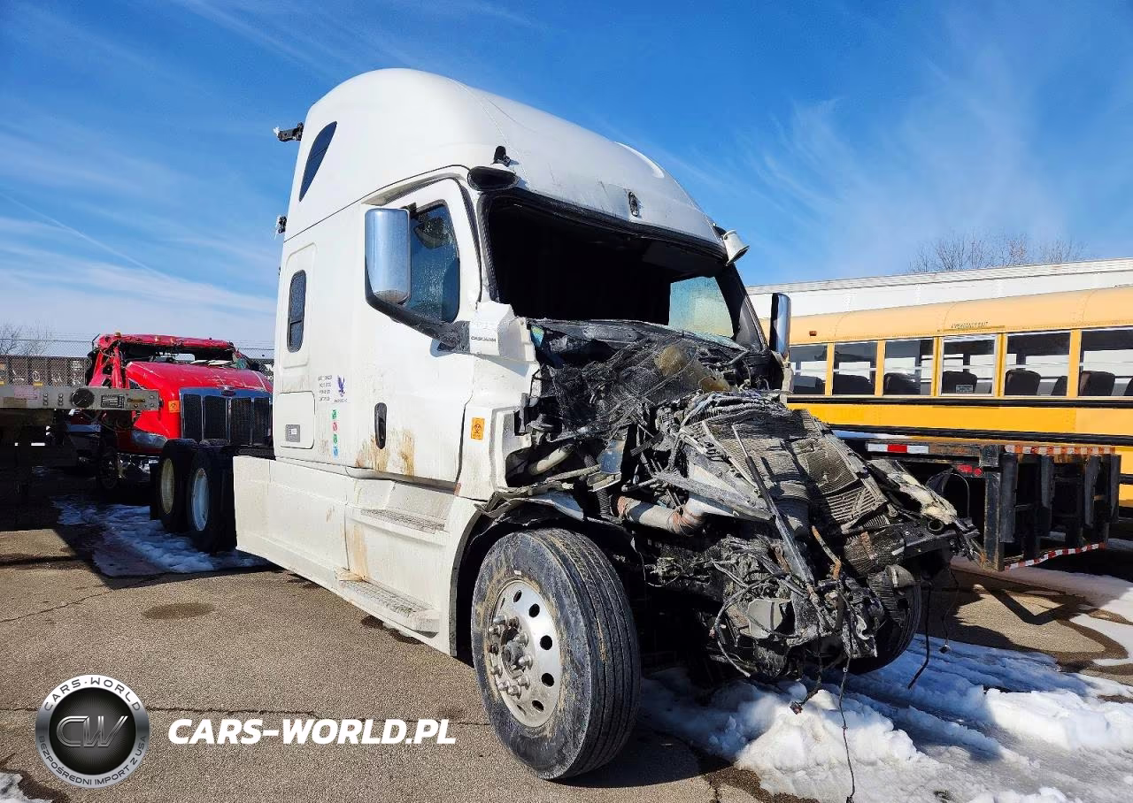 2018 Freightliner Cascadia 126 Semi Truck
