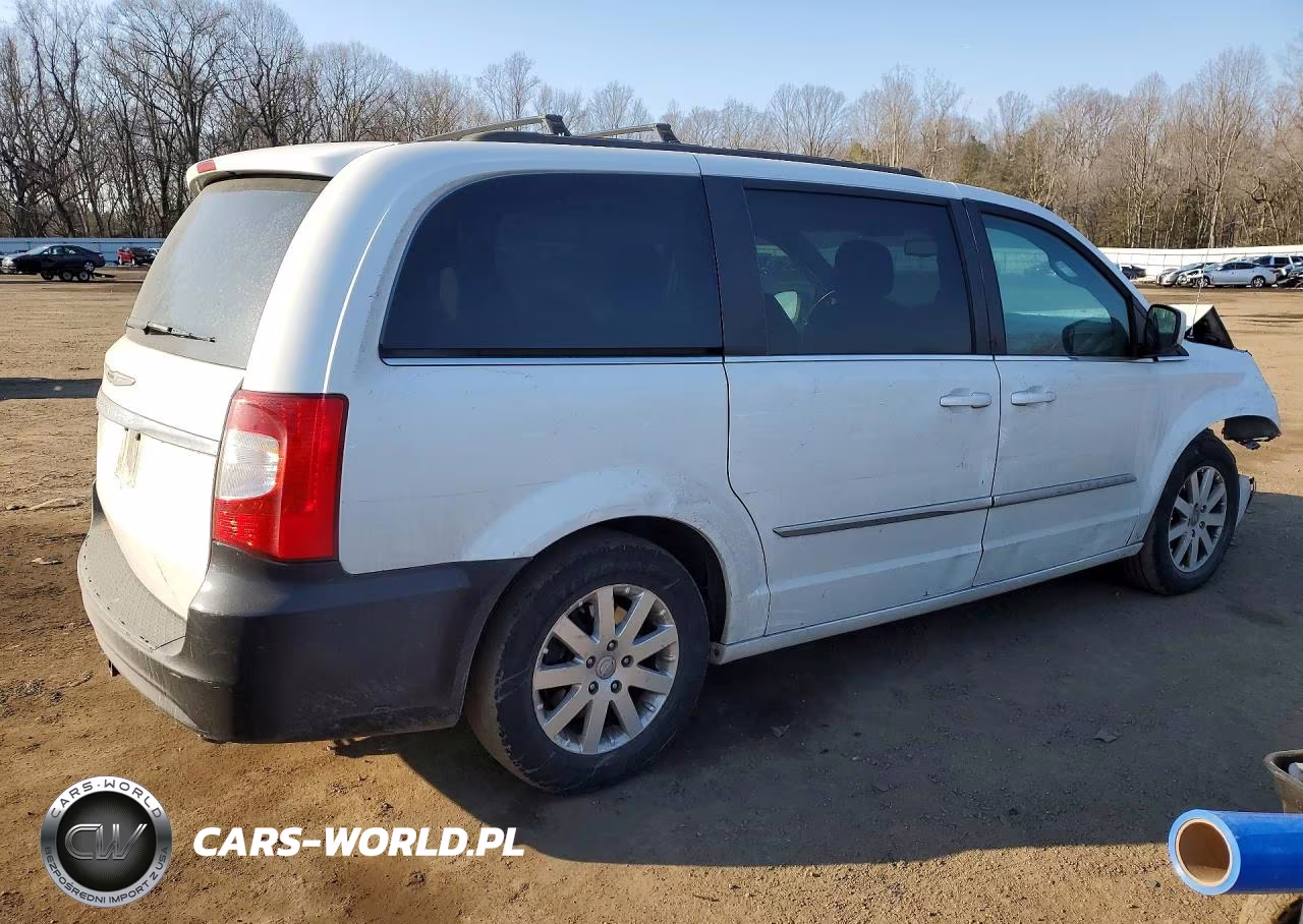2016 Chrysler Town & Country Touring VIN:2C4RC1BG1GR173332 - 3