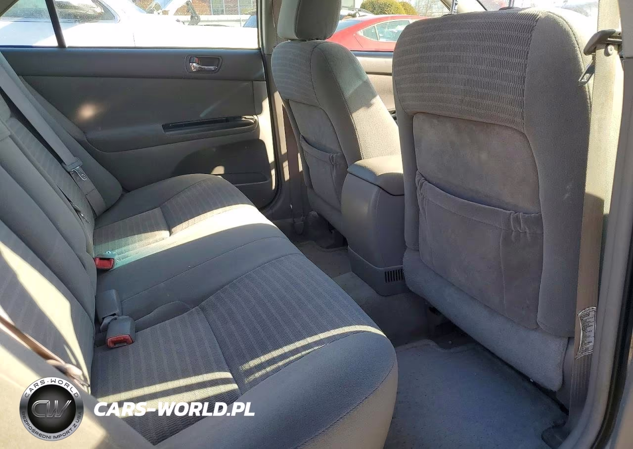 2005 Toyota Camry Le VIN:4T1BE32K15U516924 - 10