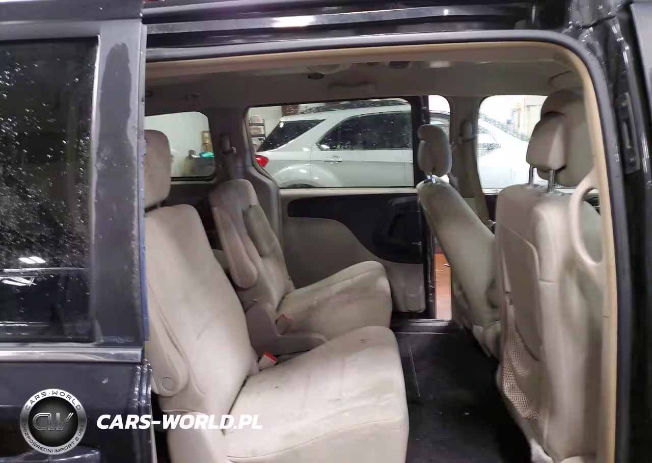 2011 Chrysler Town & Country Touring VIN:2A4RR5DG8BR607431 - 11