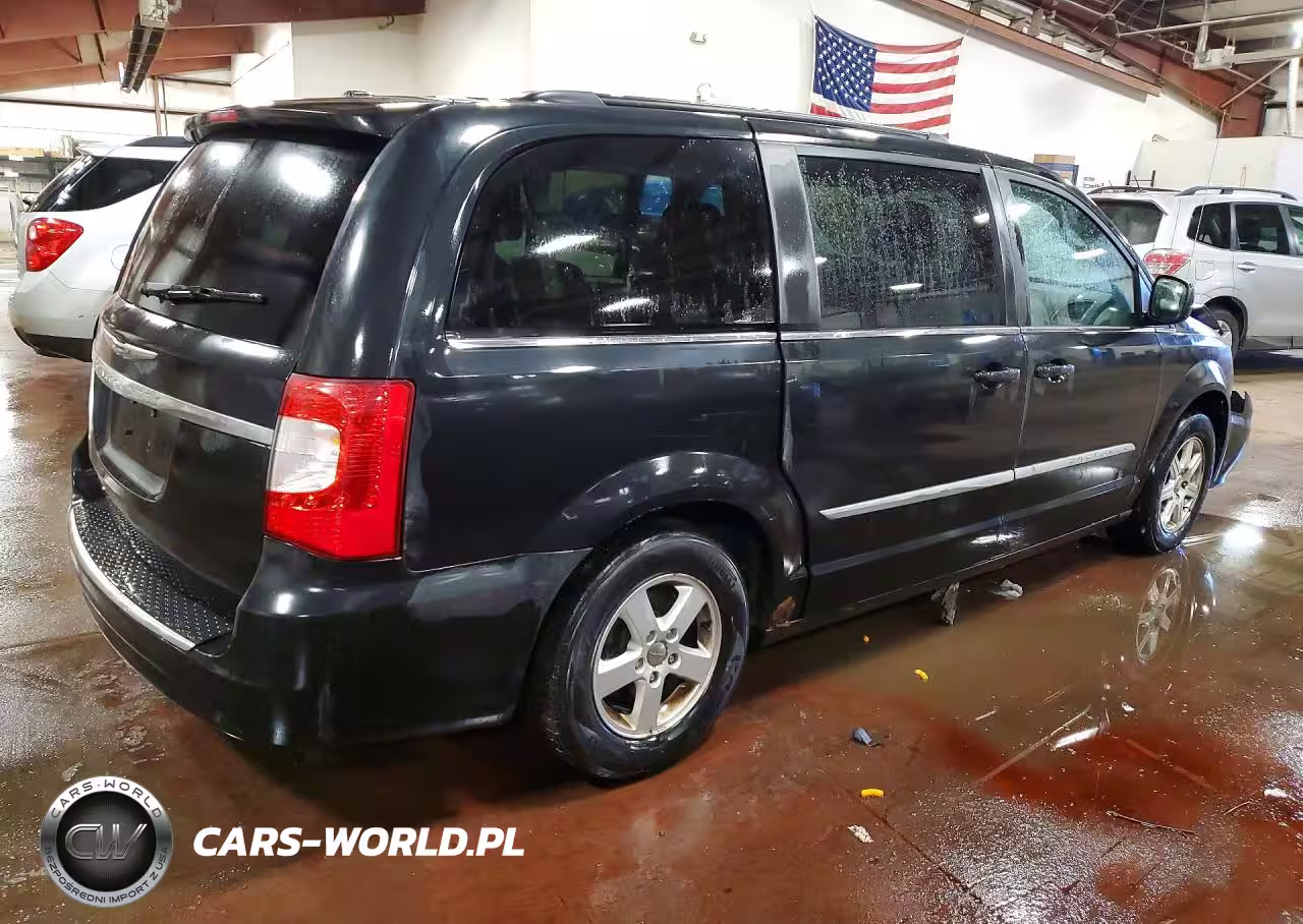 2011 Chrysler Town & Country Touring VIN:2A4RR5DG8BR607431 - 3