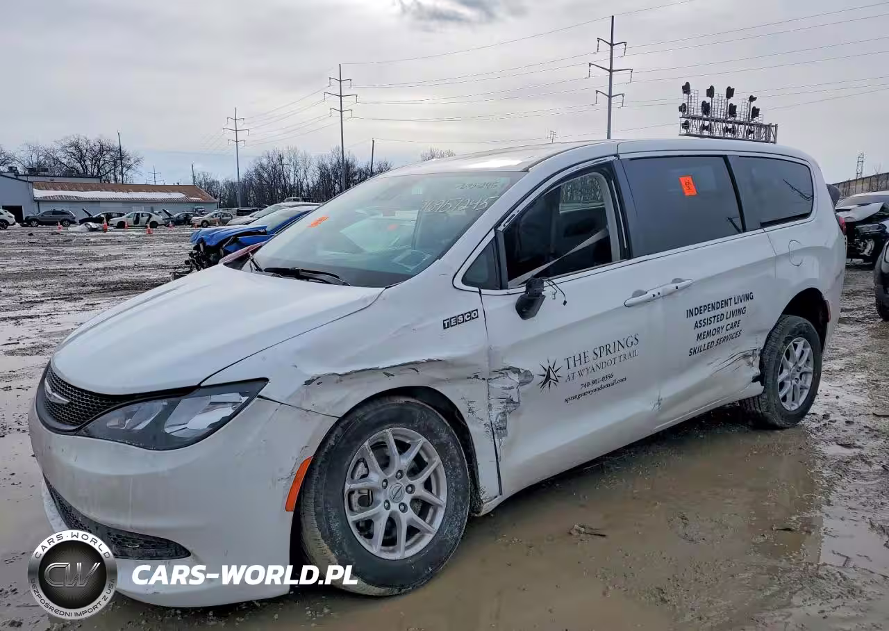 2023 Chrysler Voyager Lx