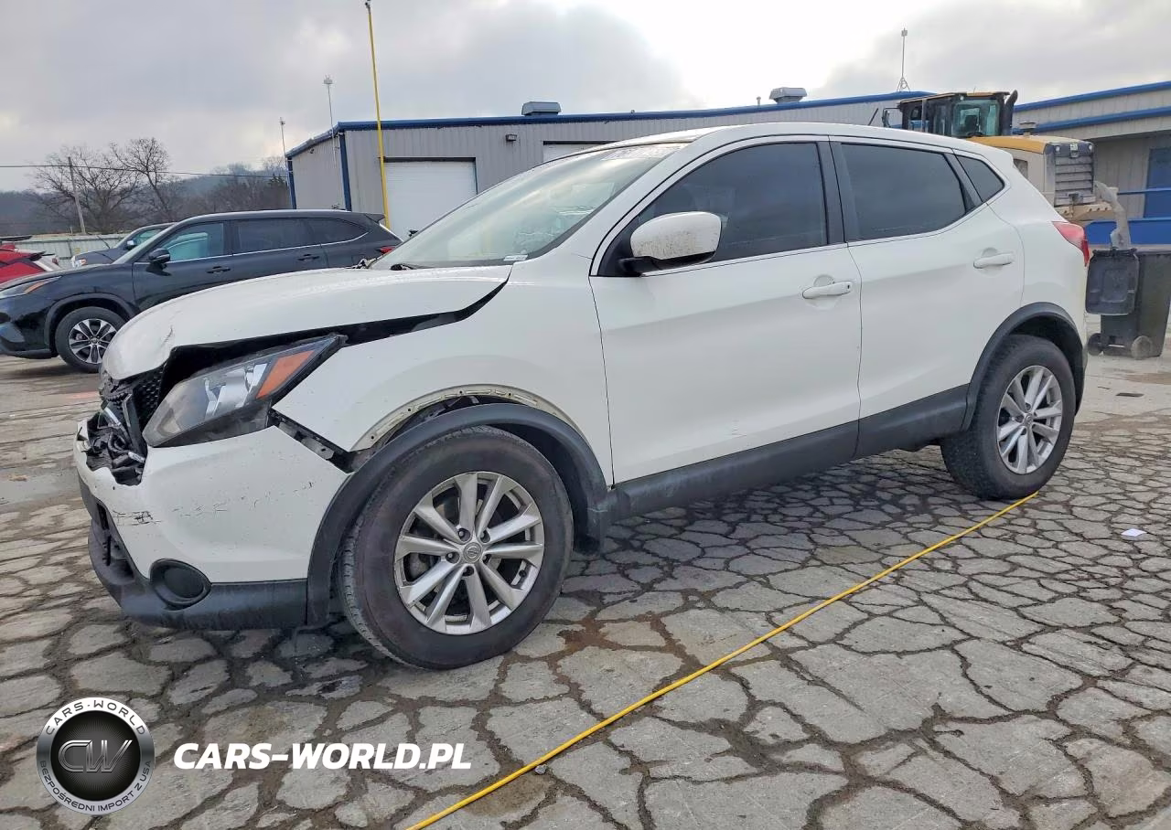 2017 Nissan Rogue Sport S – zdjęcie 1 z 13