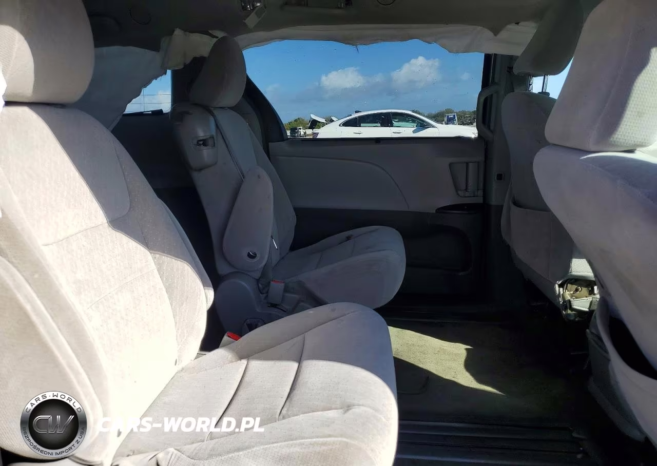 2017 Toyota Sienna Le VIN:5TDKZ3DC9HS826732 - 11