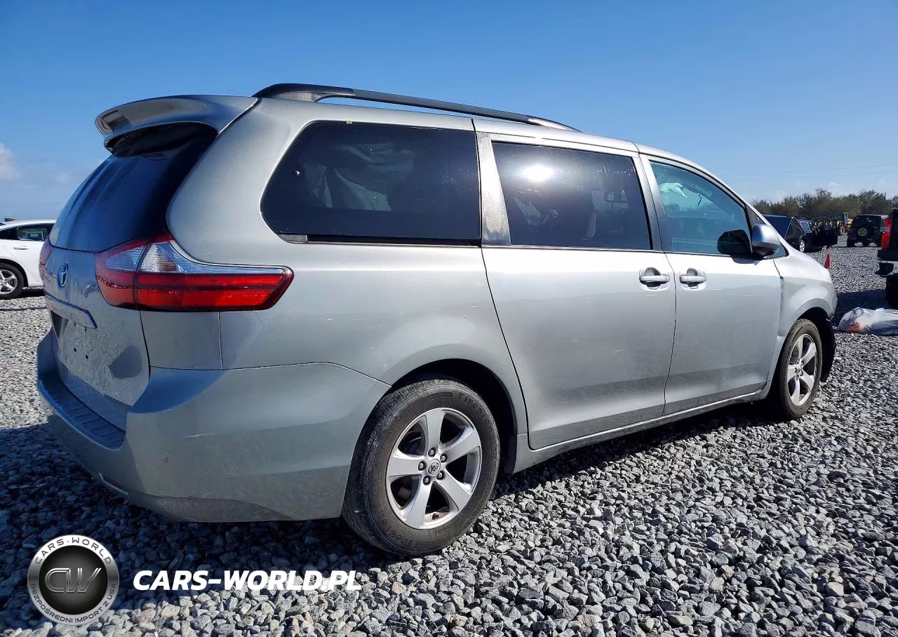2017 Toyota Sienna Le VIN:5TDKZ3DC9HS826732 - 3