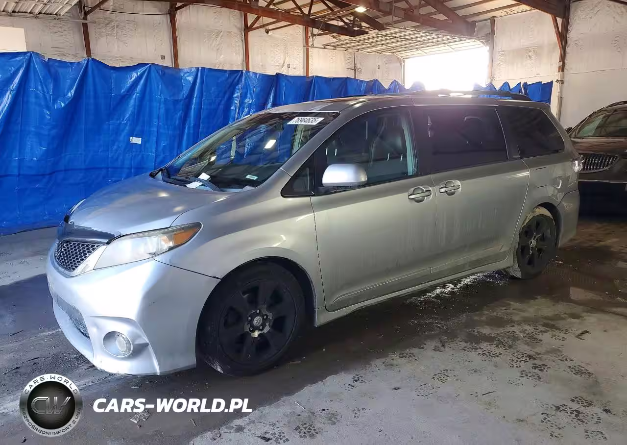 2011 Toyota Sienna Sport