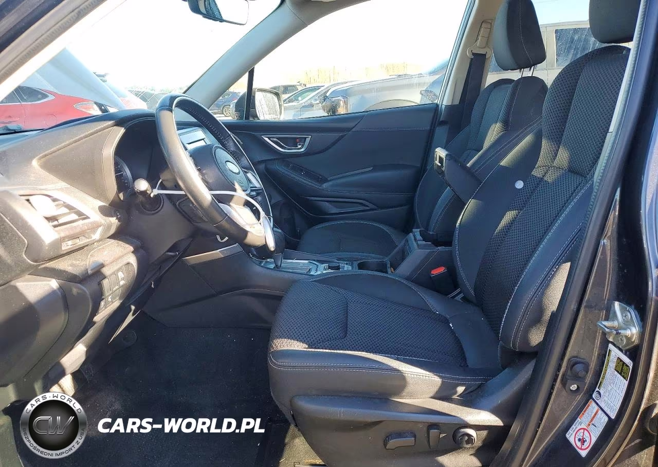 2019 Subaru Forester Premium VIN:JF2SKAGC5KH488411 - 7