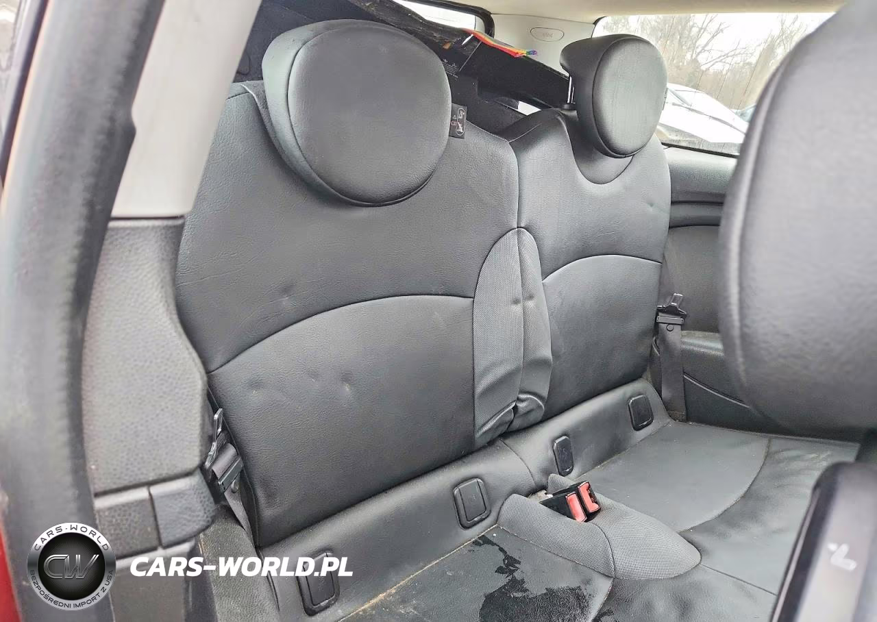 2010 Mini Cooper Clubman VIN:WMWML3C52ATX51776 - 10