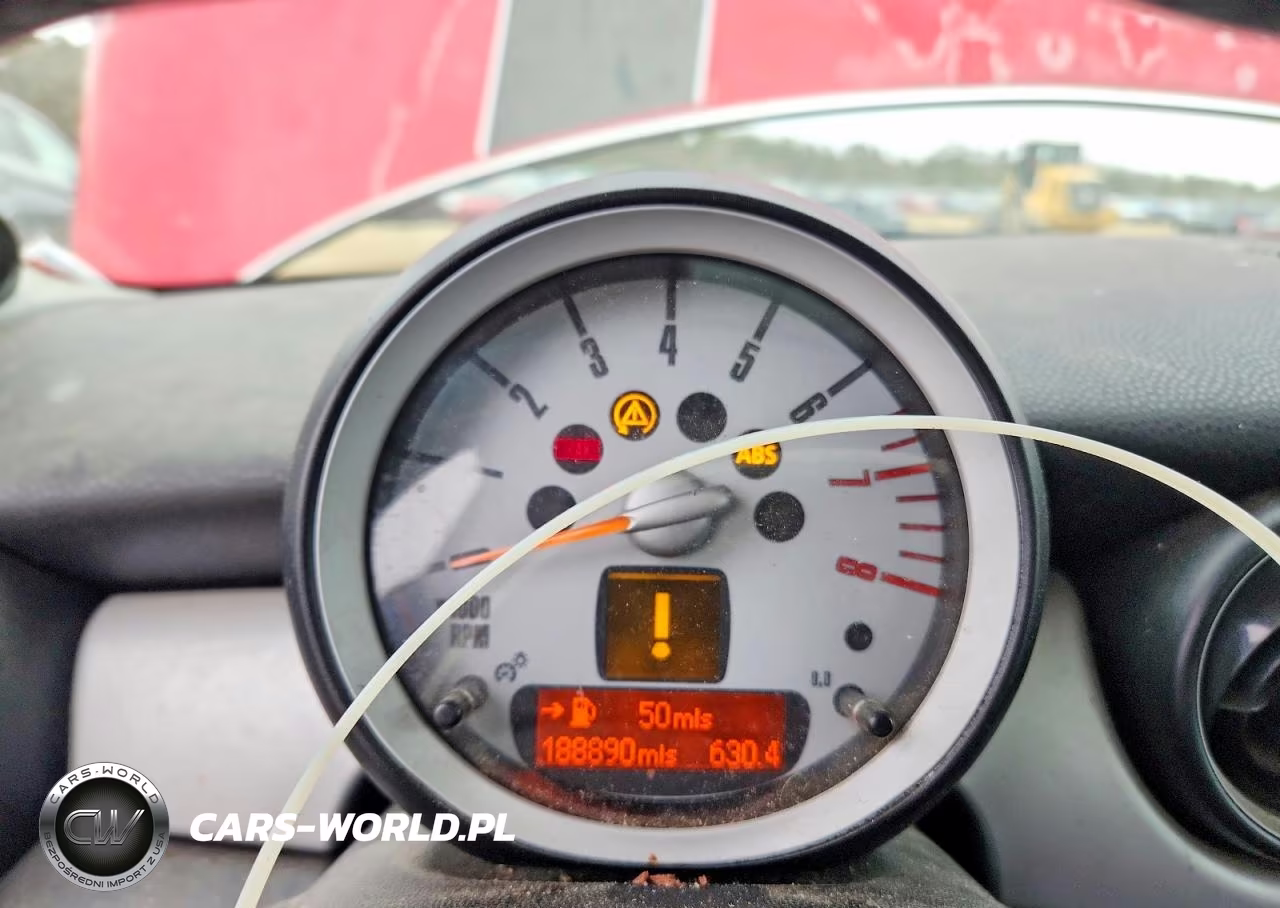 2010 Mini Cooper Clubman VIN:WMWML3C52ATX51776 - 9