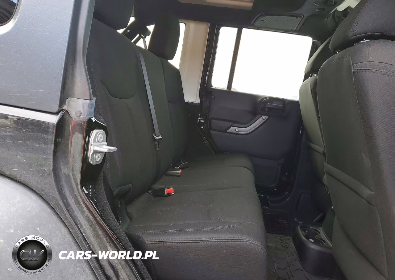 2015 Jeep Wrangler Unlimited Sport VIN:1C4BJWDG3FL566502 - 10