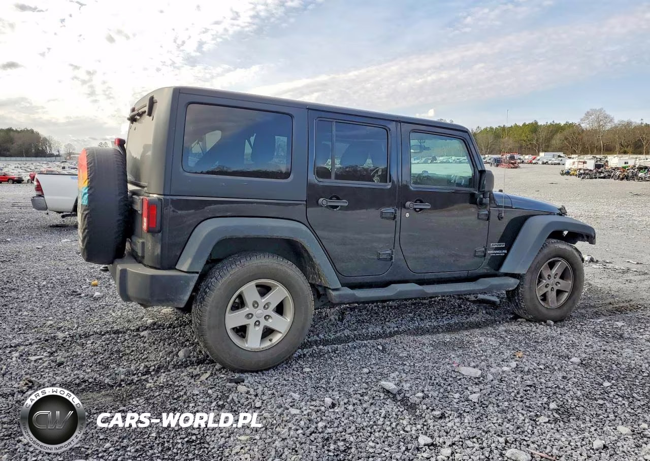 2015 Jeep Wrangler Unlimited Sport VIN:1C4BJWDG3FL566502 - 3