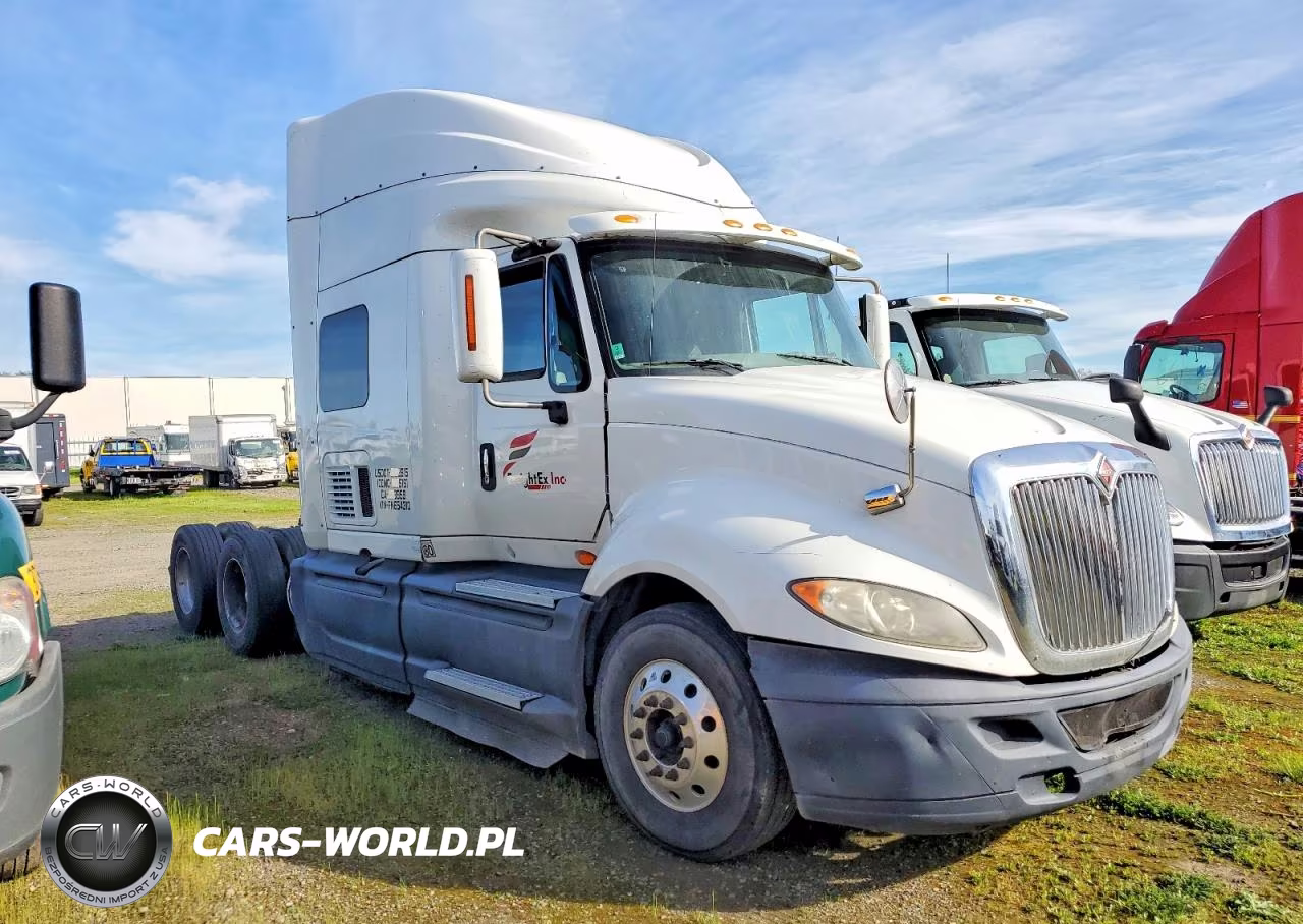 2015 International Lf687 Semi Truck