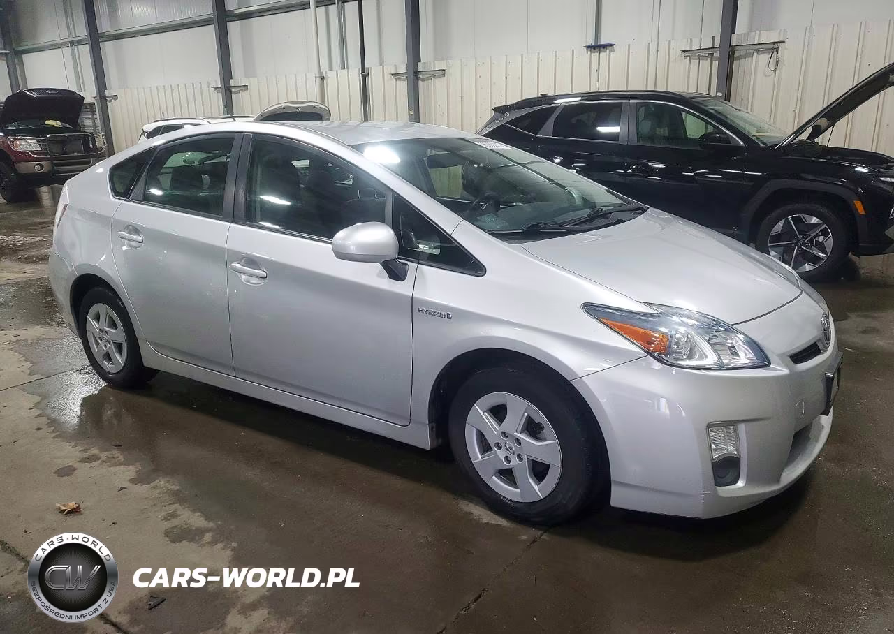 2011 Toyota Prius Two VIN:JTDKN3DU1B0319340 - 4