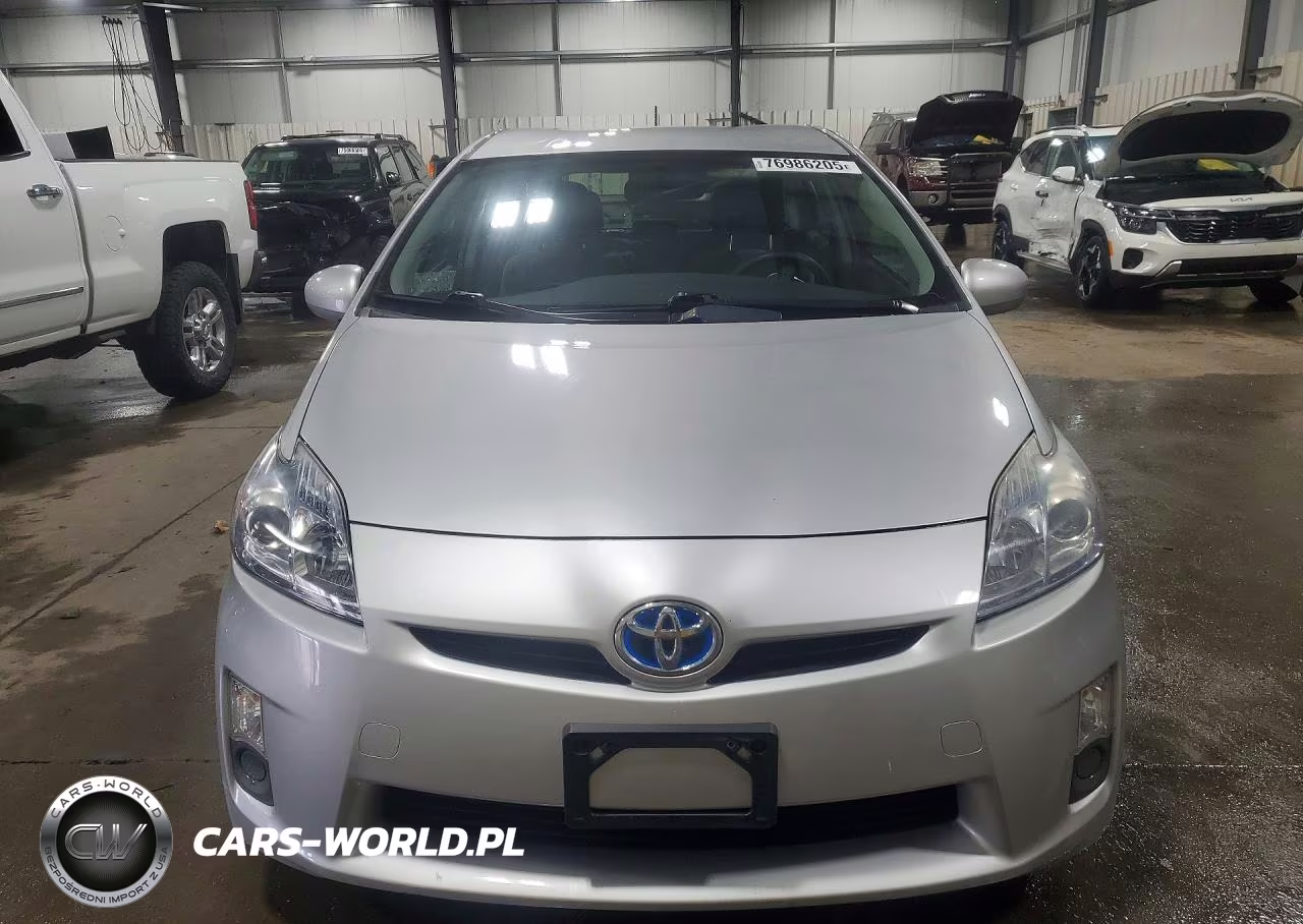 2011 Toyota Prius Two VIN:JTDKN3DU1B0319340 - 5