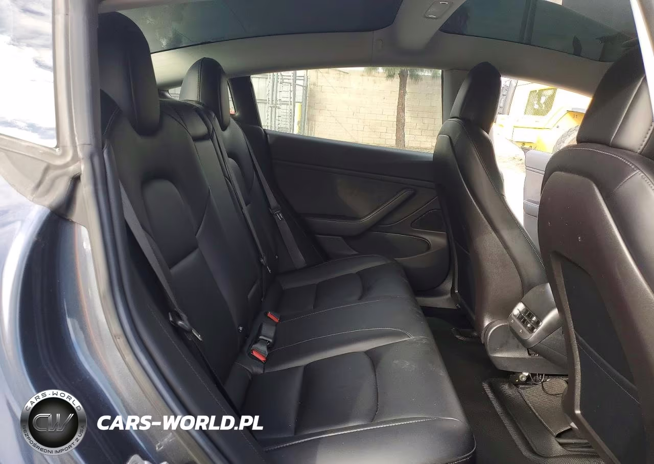 2018 Tesla Model 3 VIN:5YJ3E1EAXJF025660 - 10