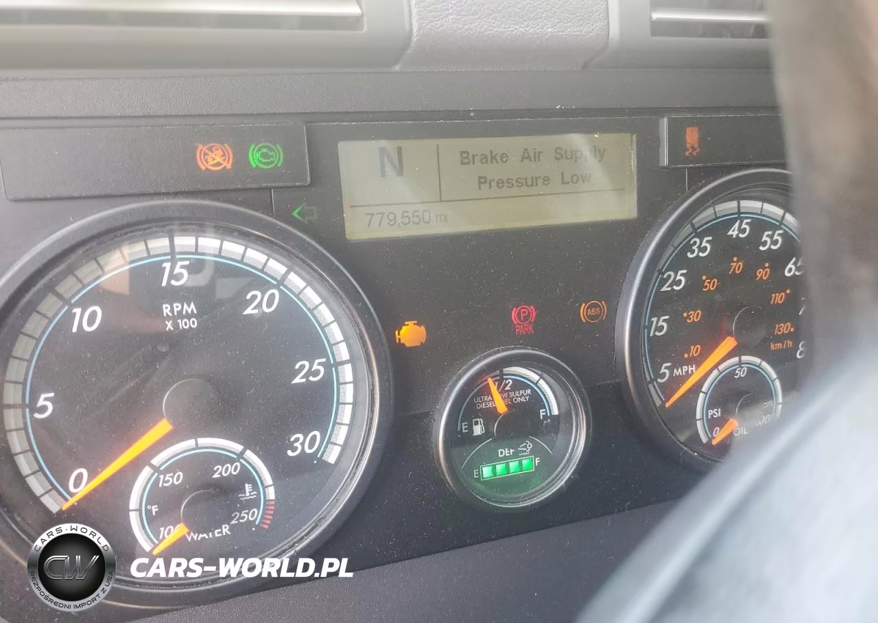 2018 Freightliner Cascadia 125 VIN:3AKJGLDR3JDJV4956 - 8