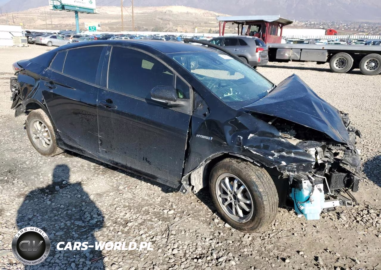 2018 Toyota Prius VIN:JTDKBRFU1J3589075 - 4