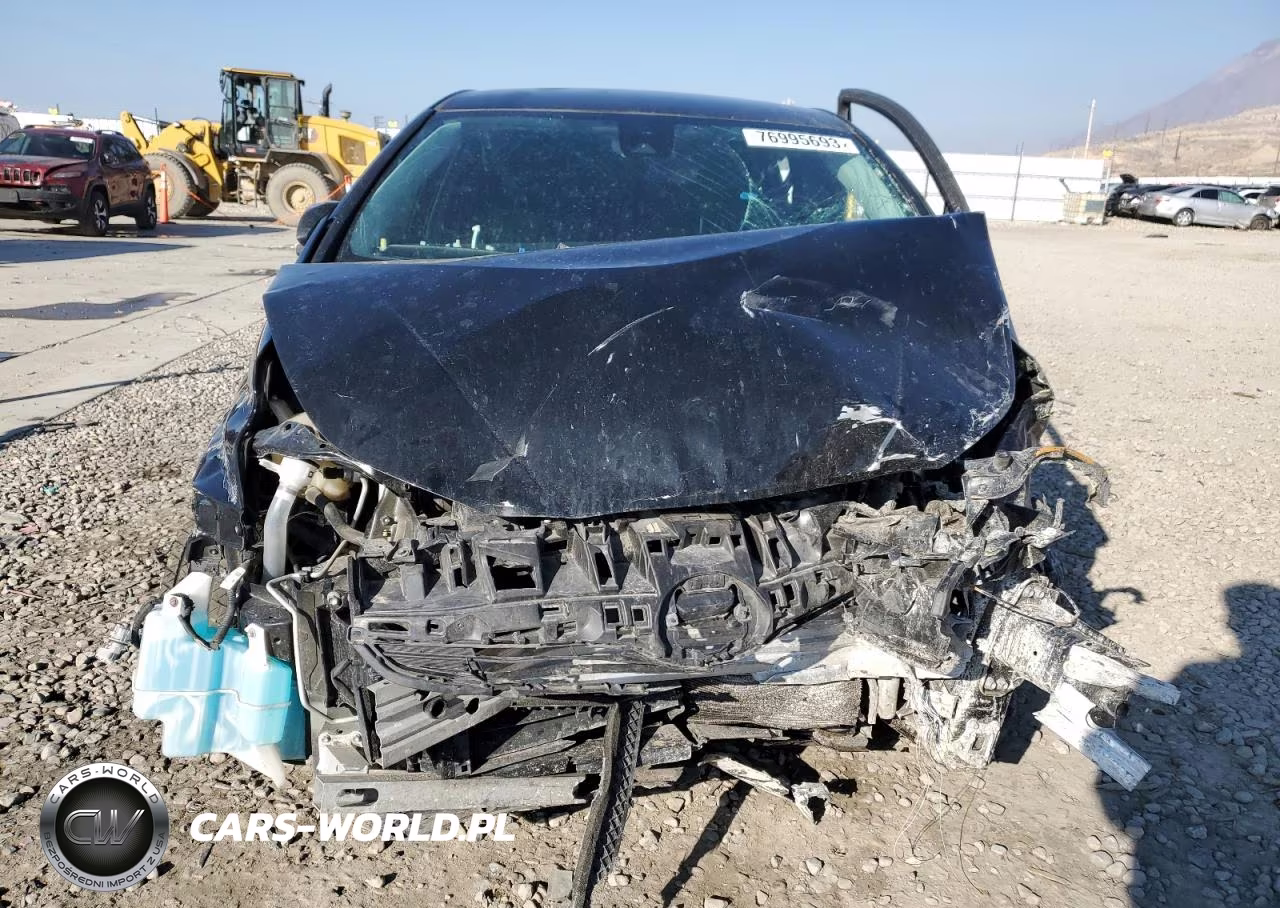 2018 Toyota Prius VIN:JTDKBRFU1J3589075 - 5