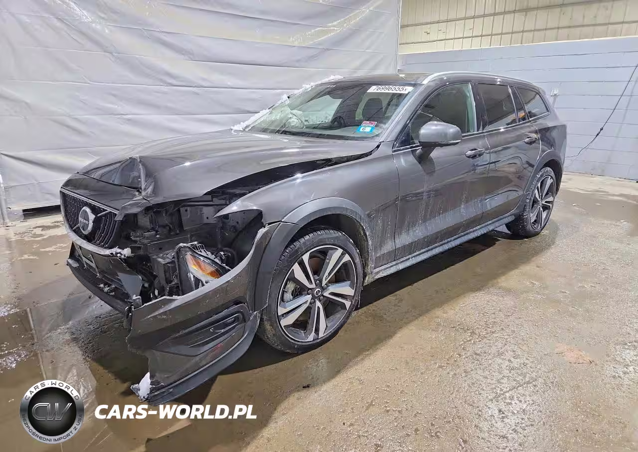 2024 Volvo V60 Cross Country Plus