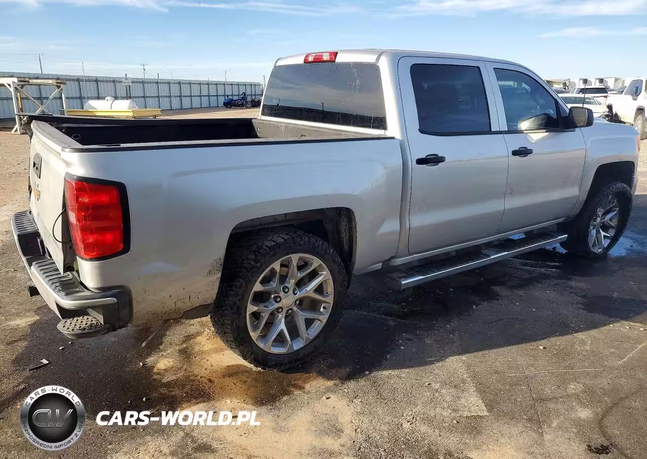2018 Chevrolet Silverado K1500 Custom VIN:3GCUKPEC9JG132968 - 3