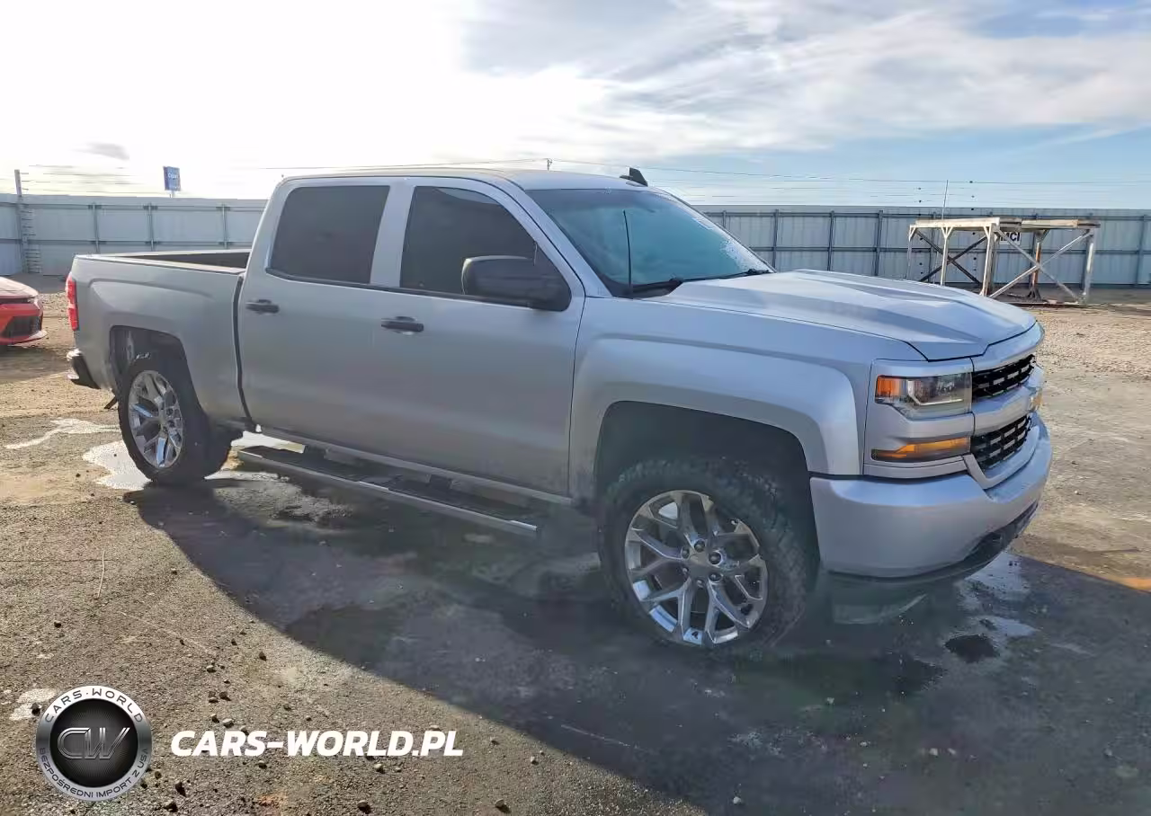 2018 Chevrolet Silverado K1500 Custom VIN:3GCUKPEC9JG132968 - 4