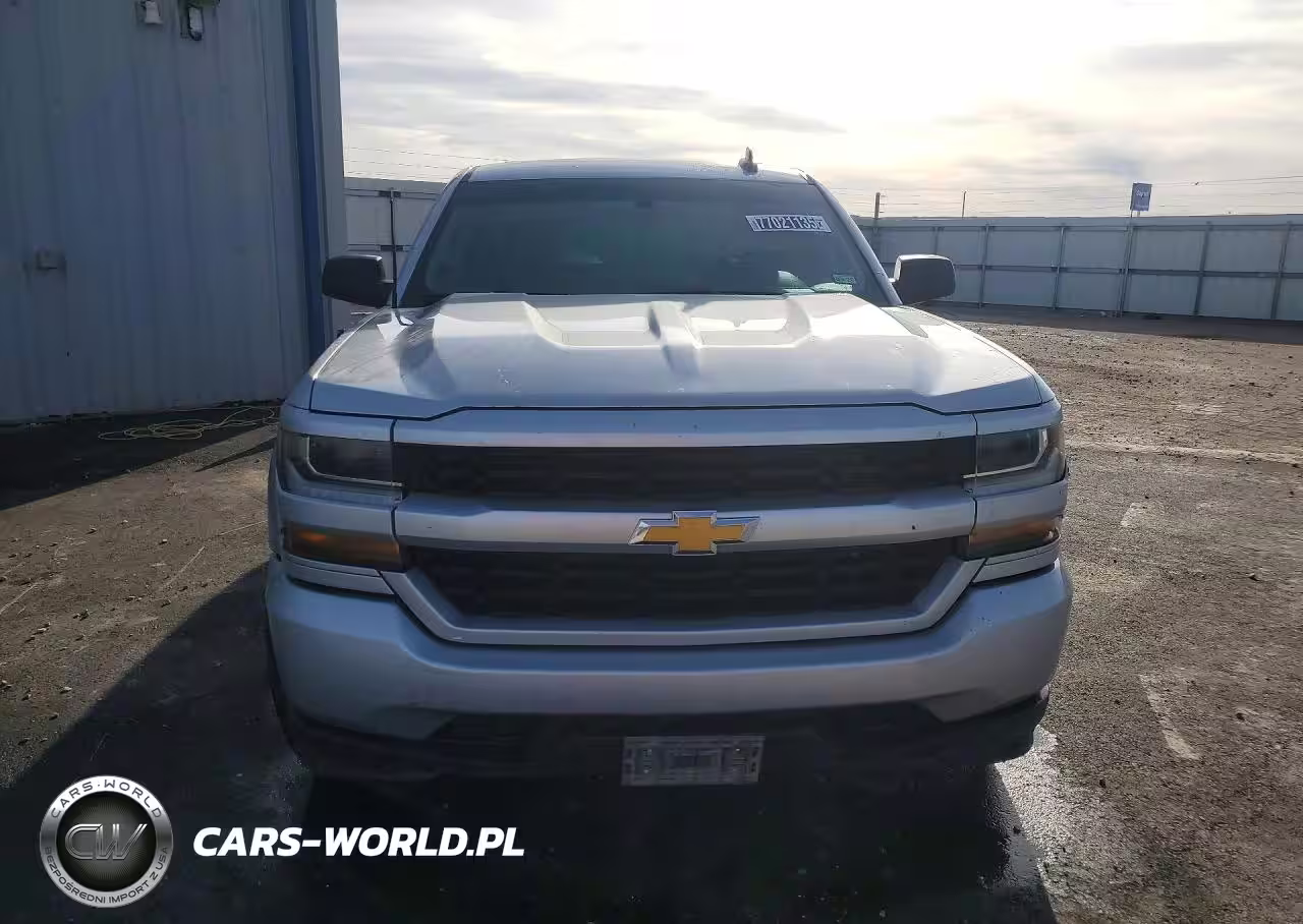 2018 Chevrolet Silverado K1500 Custom VIN:3GCUKPEC9JG132968 - 5