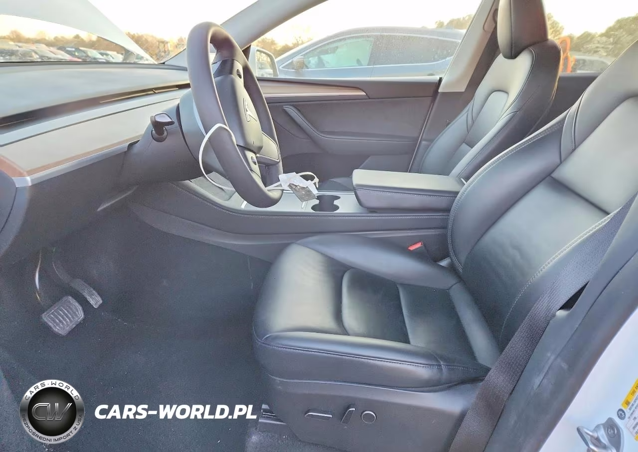 2023 Tesla Model Y VIN:7SAYGDEEXPA128638 - 7