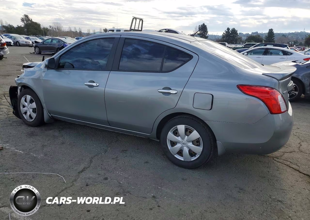 2013 Nissan Versa S VIN:3N1CN7AP7DL892472 - 2