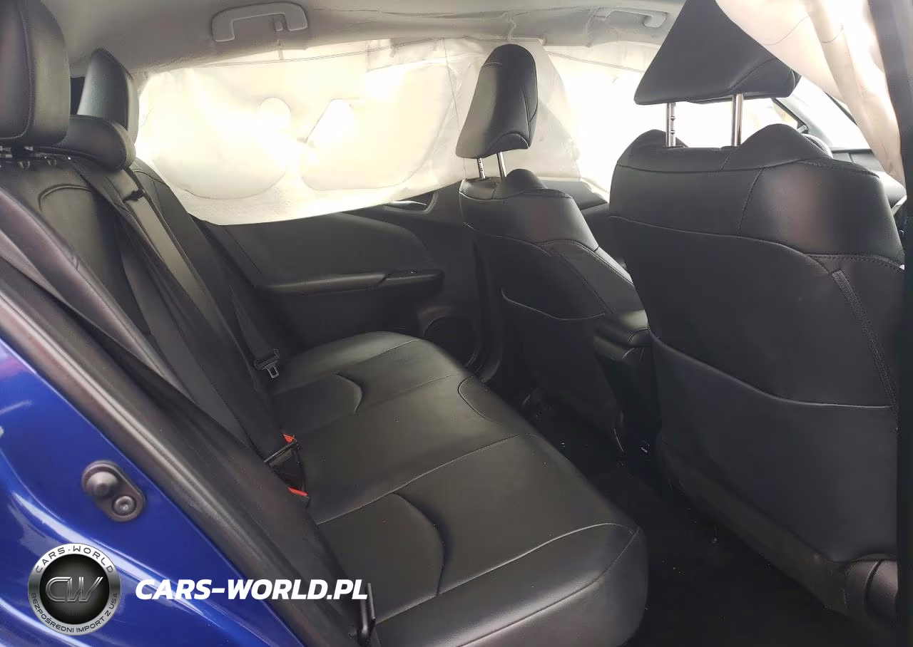 2017 Toyota Prius Four VIN:JTDKARFU6H3533503 - 10