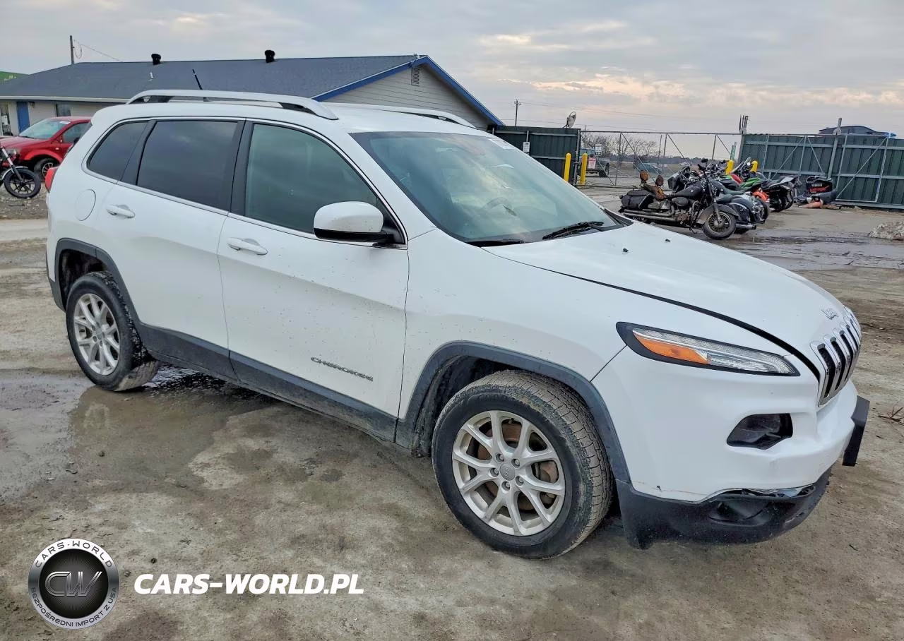 2015 Jeep Cherokee Latitude VIN:1C4PJLCB8FW642921 - 4