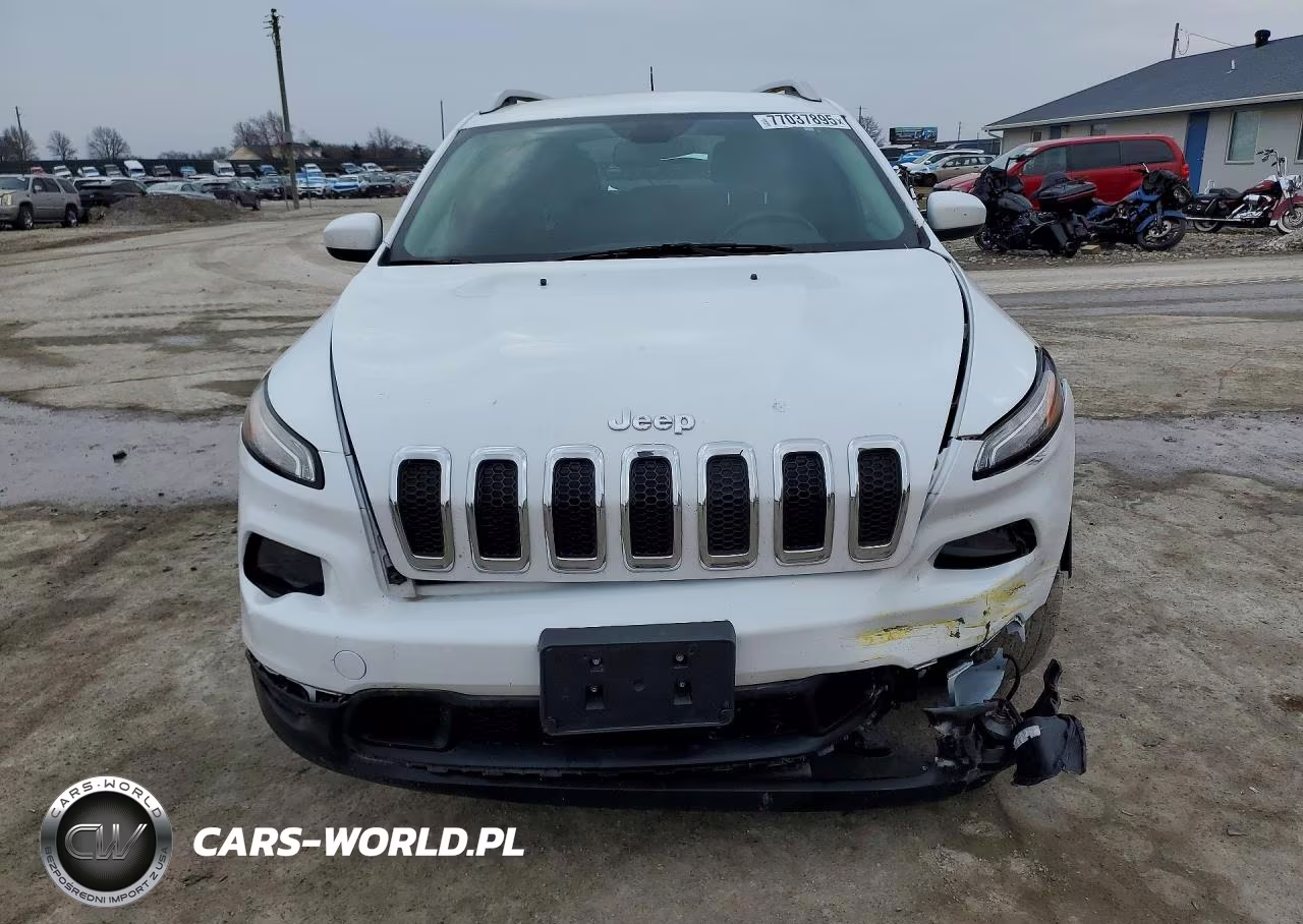 2015 Jeep Cherokee Latitude VIN:1C4PJLCB8FW642921 - 5