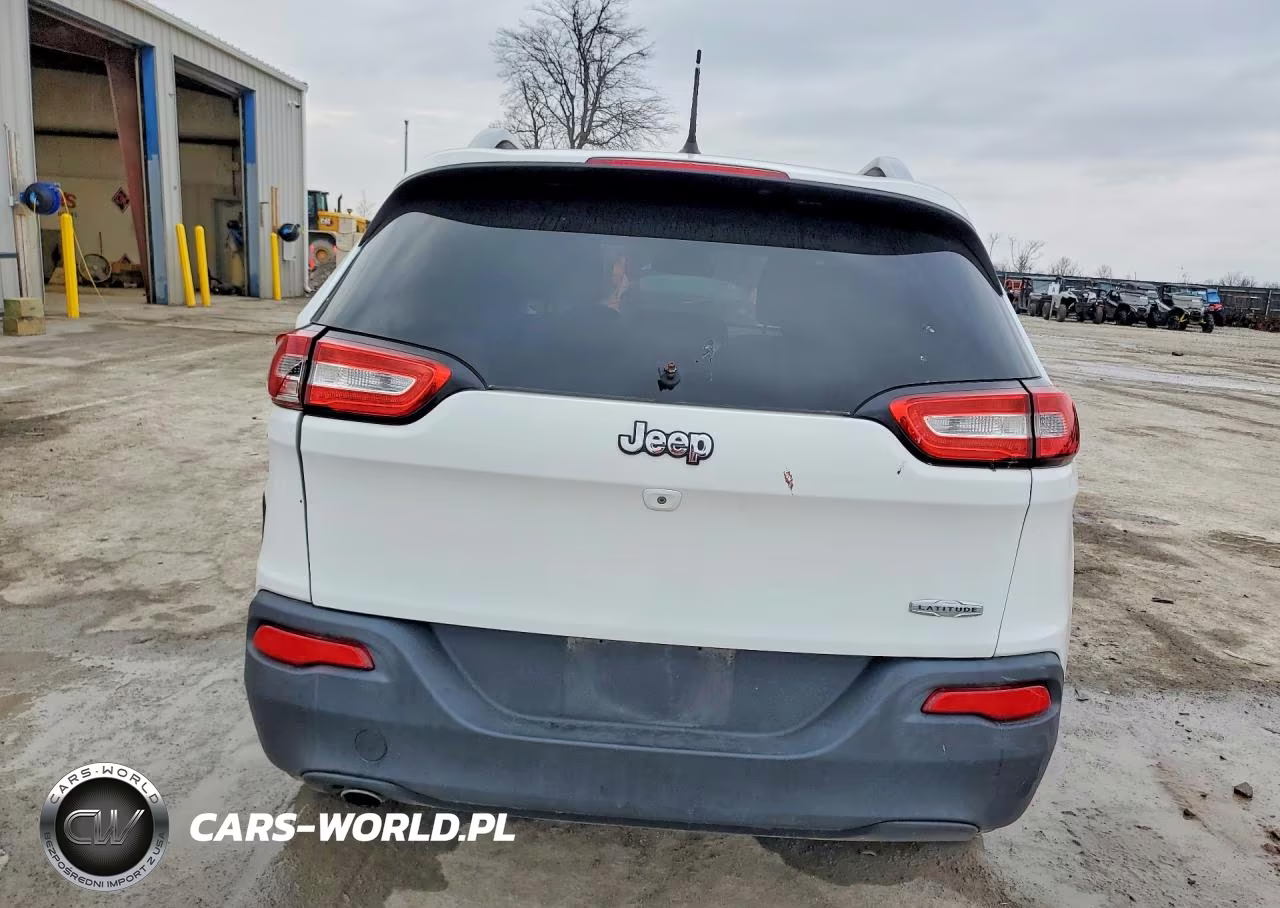 2015 Jeep Cherokee Latitude VIN:1C4PJLCB8FW642921 - 6